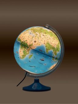 Mappamondo con animali e tradizioni illuminato