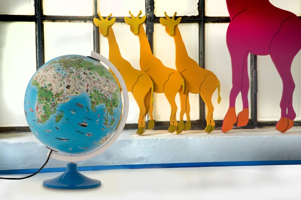 Mappamondo con animali per bambini